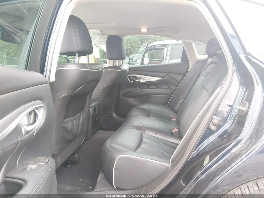 2016 INFINITI Q70 auction photo 8