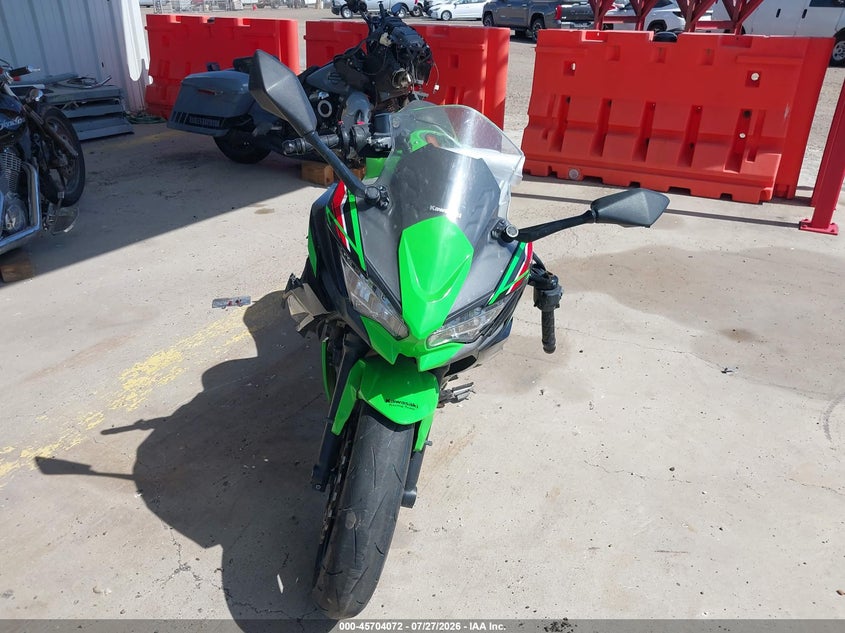 KAWASAKI EX650 2024