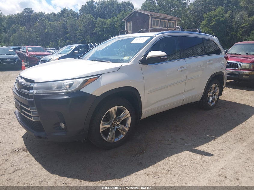 2018 TOYOTA HIGHLANDER auction photo 2