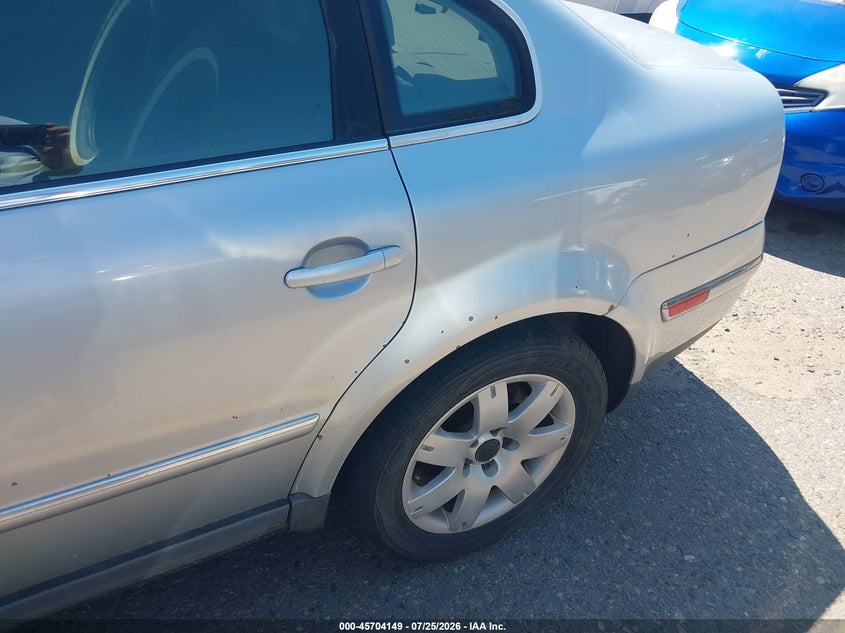 2003 VOLKSWAGEN PASSAT auction photo 6