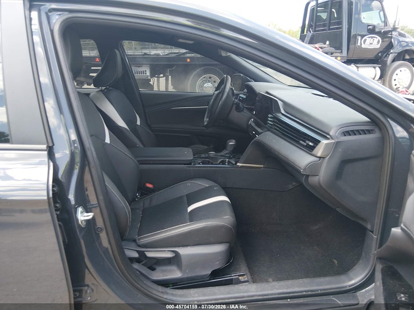 2025 TOYOTA CAMRY auction photo 5