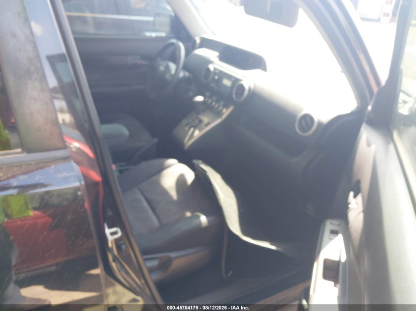 2013 SCION XB auction photo 5