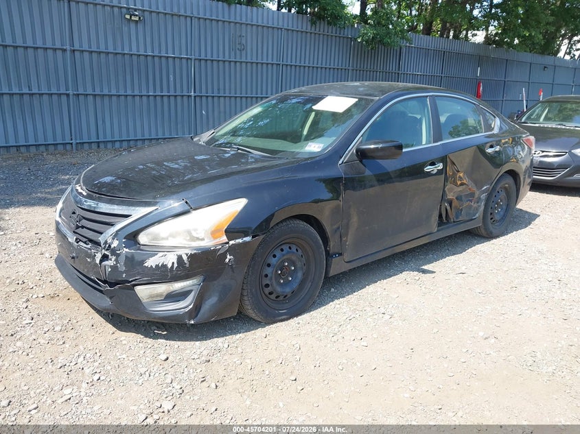 2014 Nissan Altima, Front & Rear, IAAI, VIN 1N4AL3AP6EC268944 — photo 2