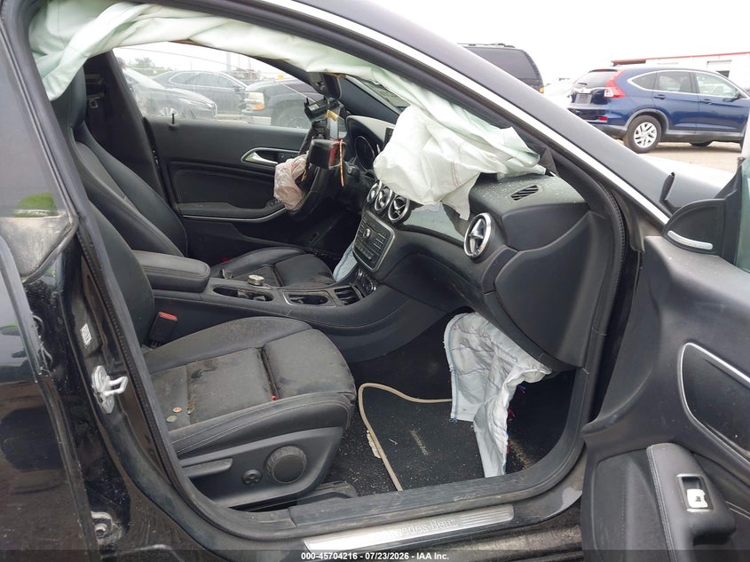 2016 MERCEDES-BENZ CLA 250 — zdjęcie 5
