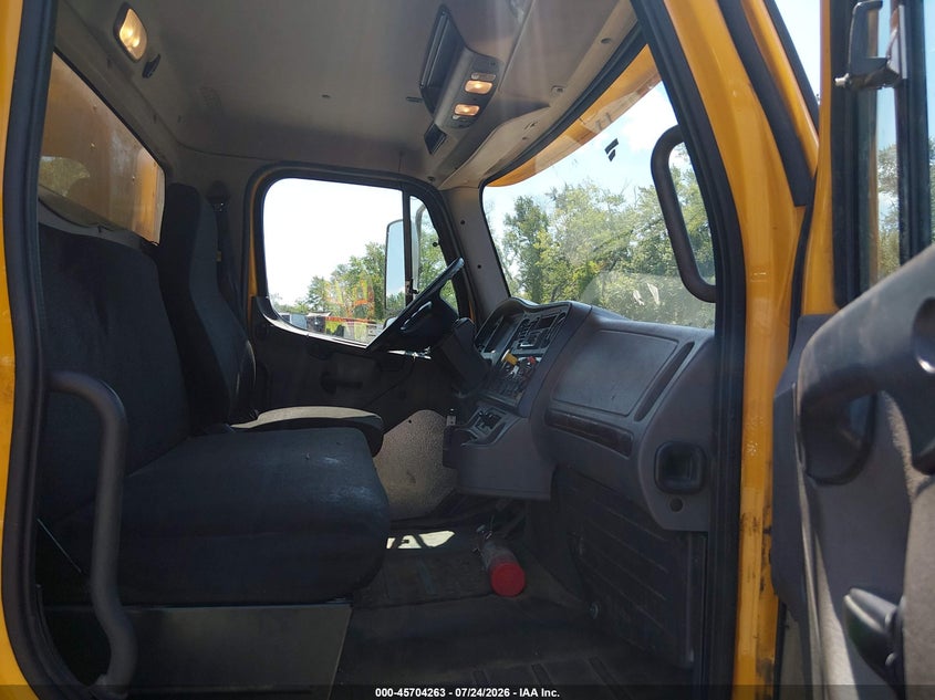 2019 FREIGHTLINER M2 106 auction photo 7