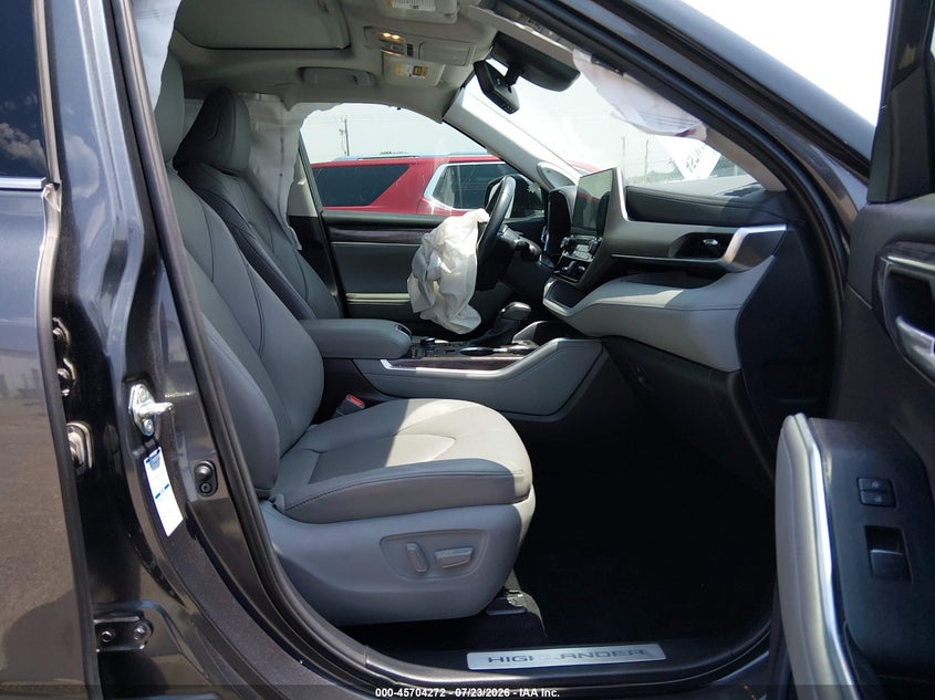 2020 TOYOTA HIGHLANDER auction photo 5