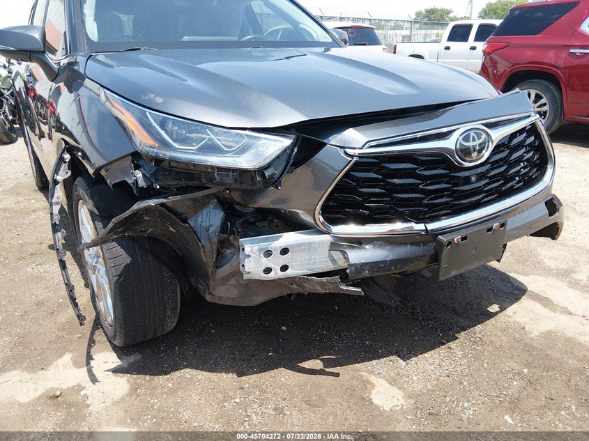 2020 TOYOTA HIGHLANDER auction photo 6