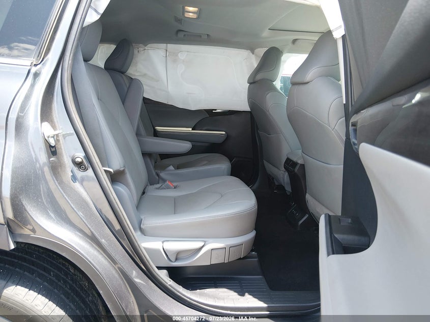 2020 TOYOTA HIGHLANDER auction photo 8