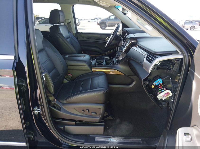 2017 GMC YUKON XL auction photo 5