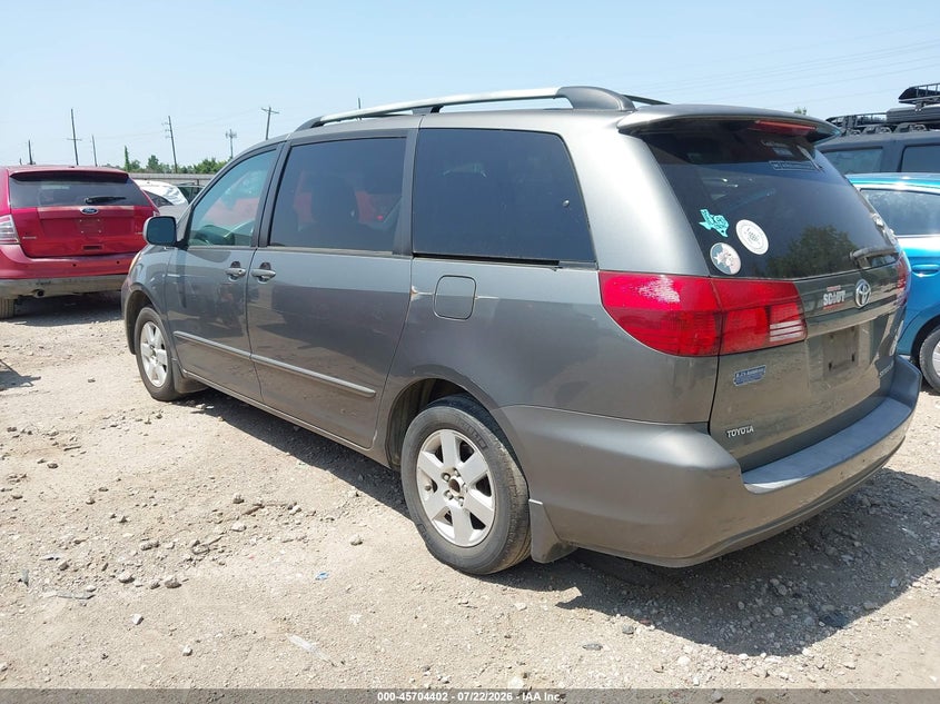 2004 TOYOTA SIENNA auction photo 3