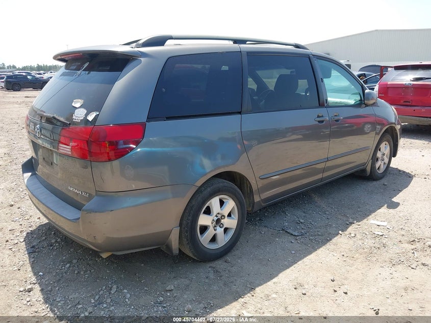 2004 TOYOTA SIENNA auction photo 4