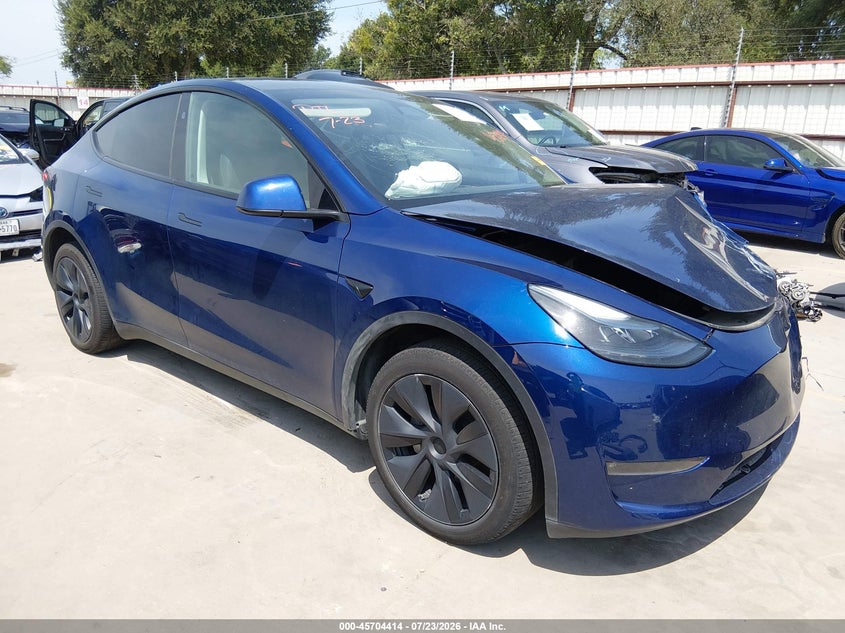 TESLA MODEL Y - zdjęcie 1