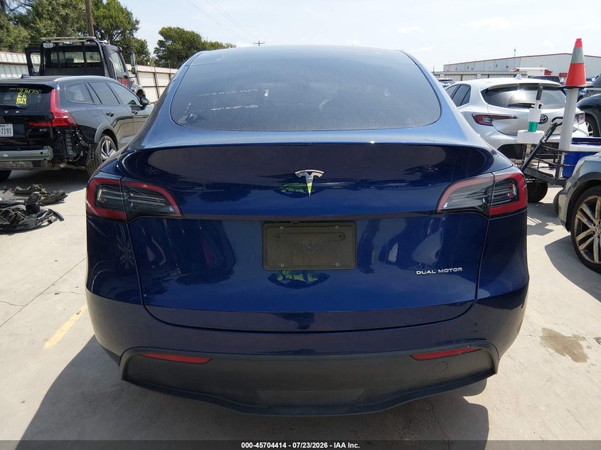 TESLA MODEL Y - zdjęcie 17