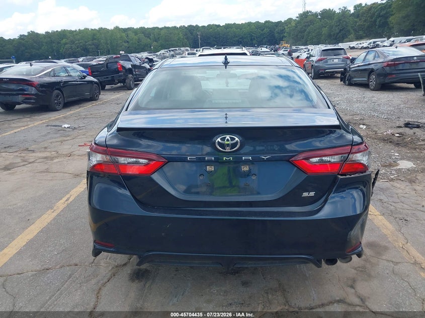 TOYOTA CAMRY - zdjęcie 16