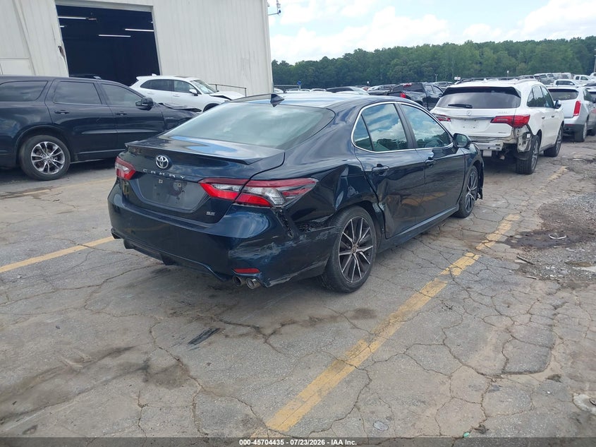 2021 TOYOTA CAMRY auction photo 4