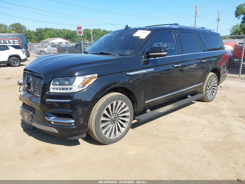 LINCOLN NAVIGATOR L 2018 VIN 5LMJJ3LT4JEL01862