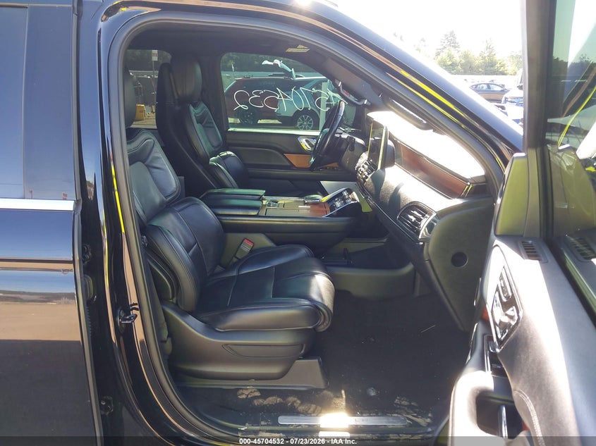 2018 LINCOLN NAVIGATOR L auction photo 5