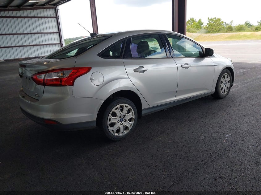 Vin: 1fahp3f28cl380867, lot: 46203227, ford focus se 20124