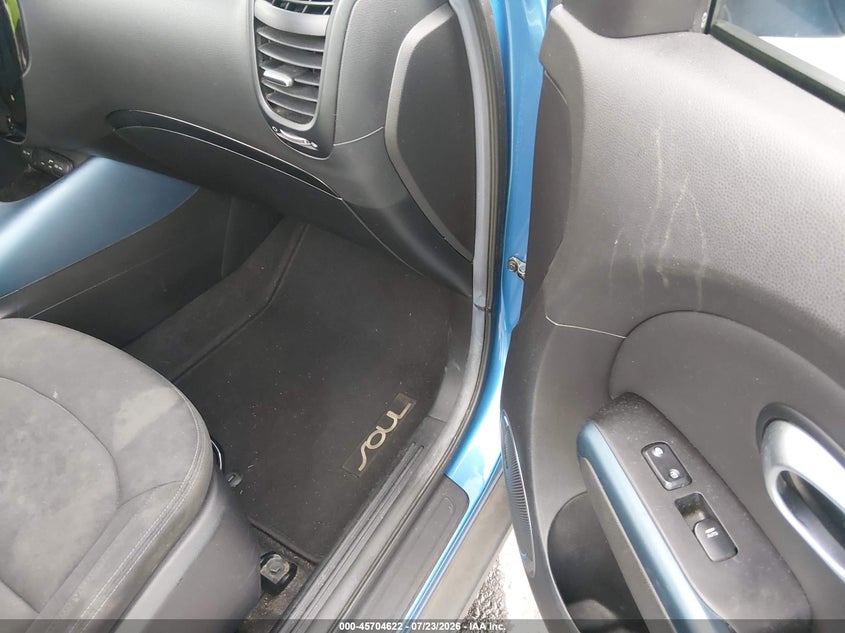 2015 KIA SOUL auction photo 5