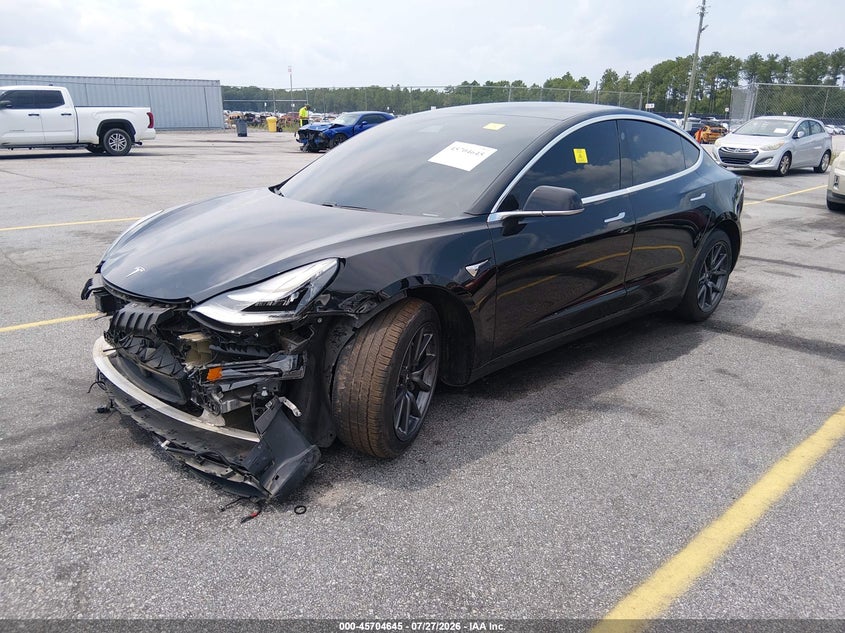 TESLA MODEL 3 - zdjęcie 2