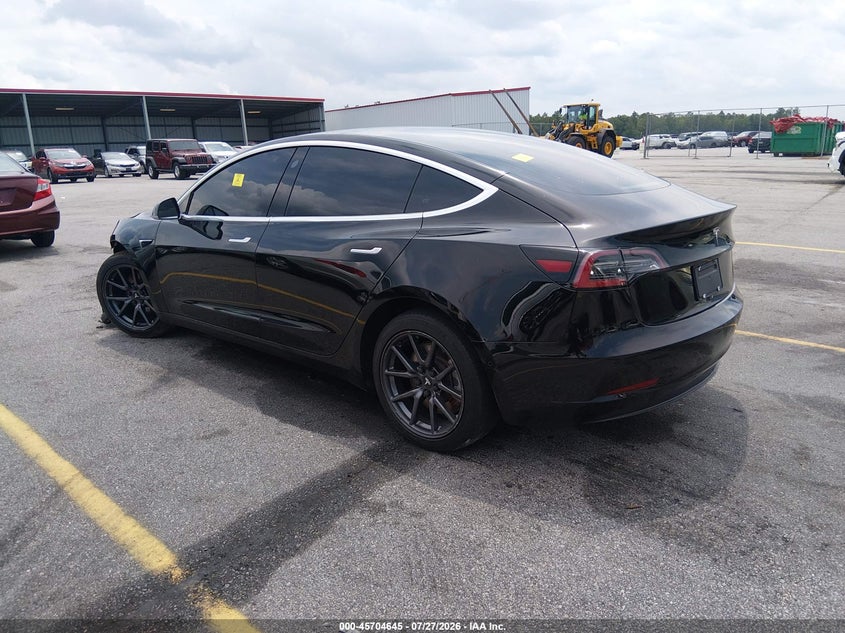 TESLA MODEL 3 - zdjęcie 3