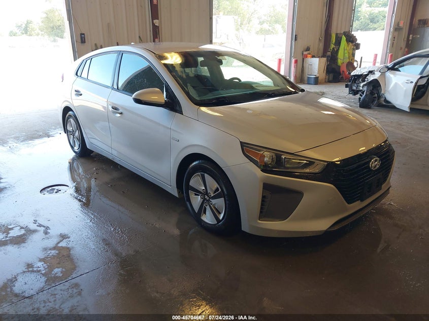 2018 HYUNDAI IONIQ HYBRID auction photo 1