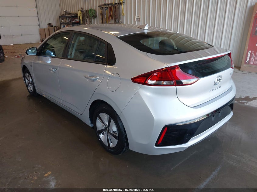 2018 HYUNDAI IONIQ HYBRID auction photo 3
