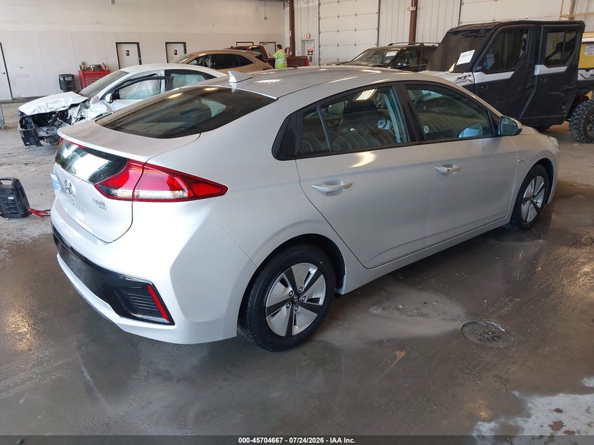 2018 HYUNDAI IONIQ HYBRID auction photo 4