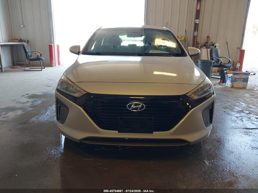 2018 HYUNDAI IONIQ HYBRID auction photo 6
