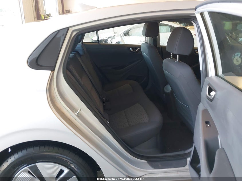 2018 HYUNDAI IONIQ HYBRID auction photo 8