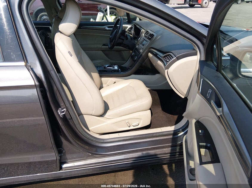 2018 FORD FUSION auction photo 5