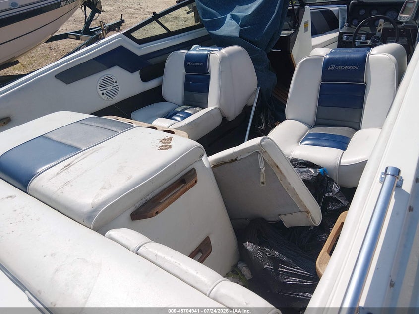 1989 RINKER 18' auction photo 5