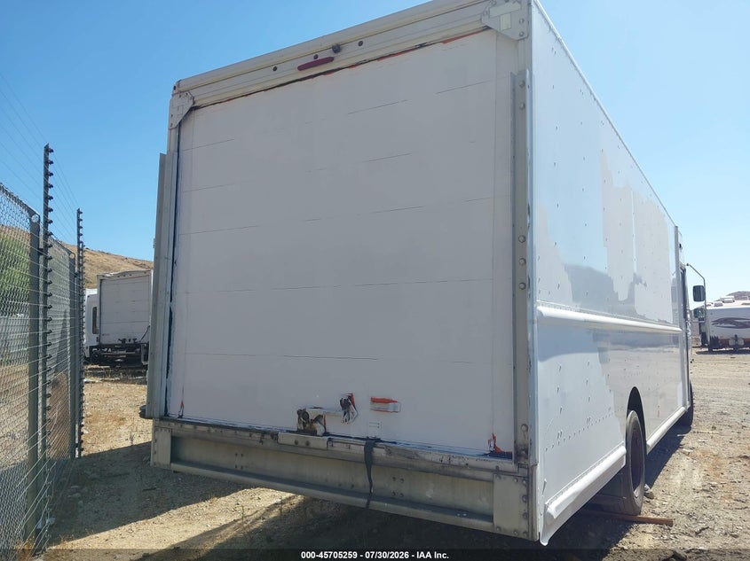 2014 FORD F-59 COMMERCIAL STRIPPED auction photo 4