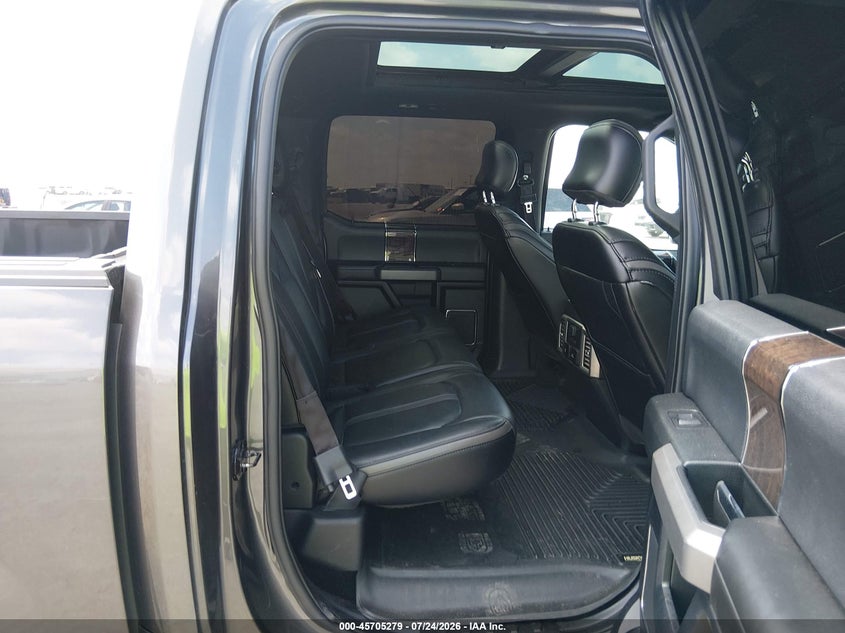 2017 FORD F-150 PLATINUM · Фото 8