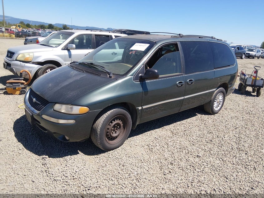 2000 CHRYSLER TOWN & COUNTRY auction photo 2