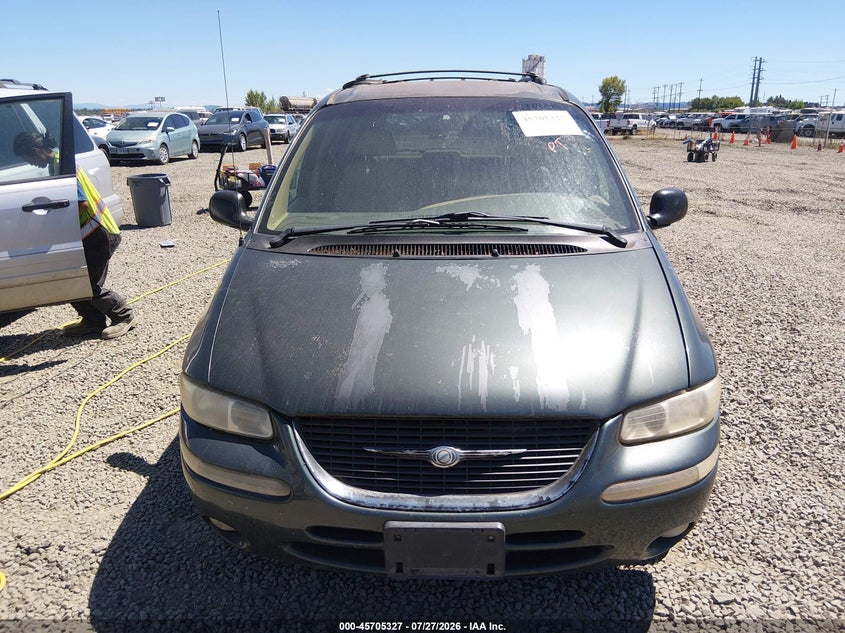 2000 CHRYSLER TOWN & COUNTRY auction photo 6
