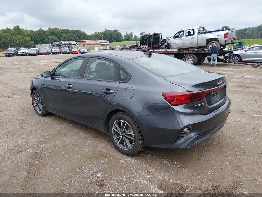 2024 KIA FORTE auction photo 3