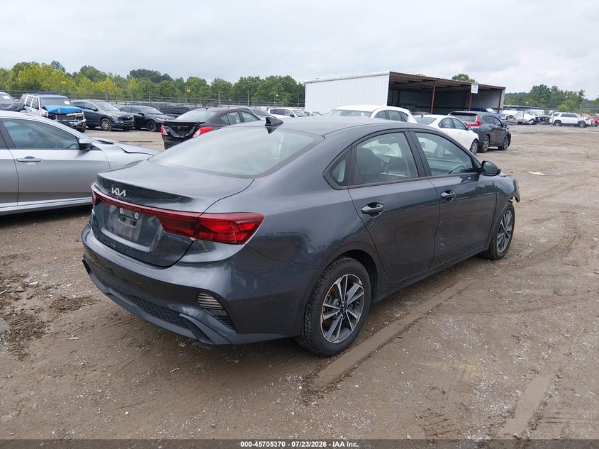 2024 KIA FORTE auction photo 4