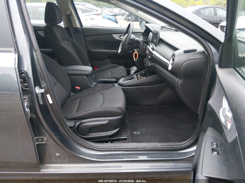 2024 KIA FORTE auction photo 5