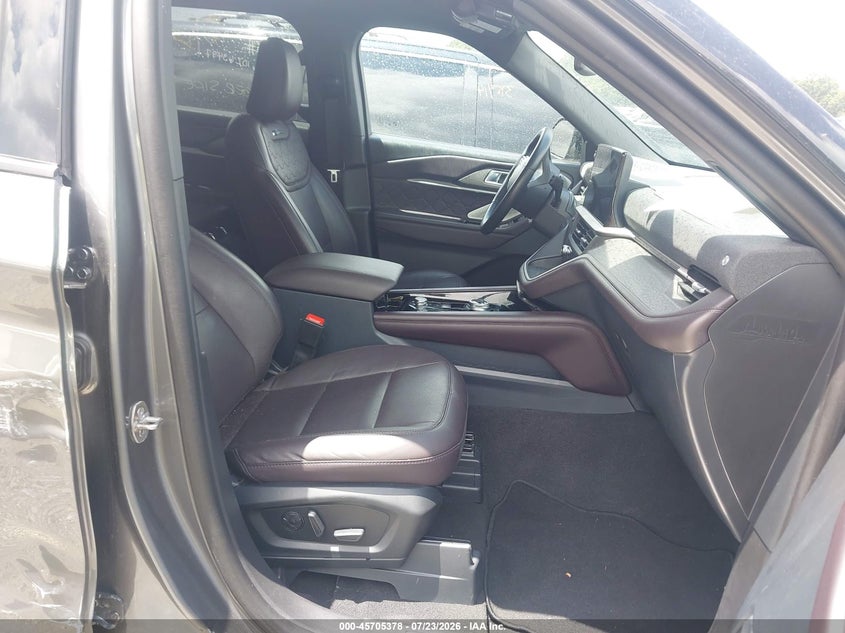 2025 FORD EXPLORER auction photo 5