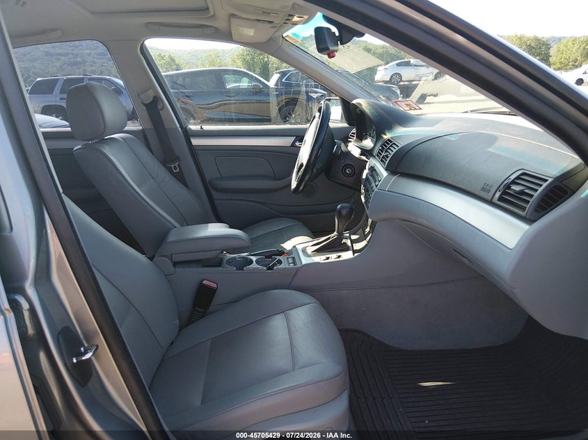 2004 BMW 325XI auction photo 5
