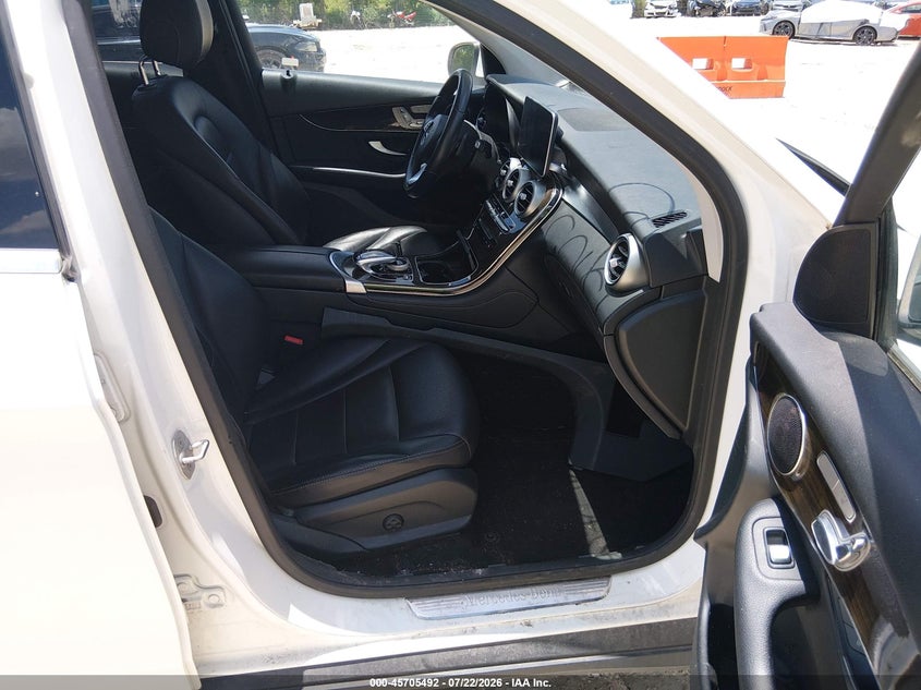 2016 MERCEDES-BENZ GLC 300 auction photo 5
