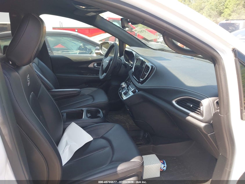 2023 CHRYSLER PACIFICA HYBRID auction photo 5