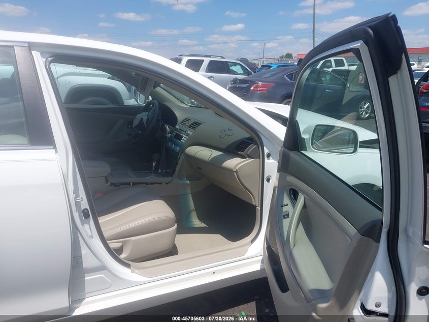 2011 TOYOTA CAMRY auction photo 5