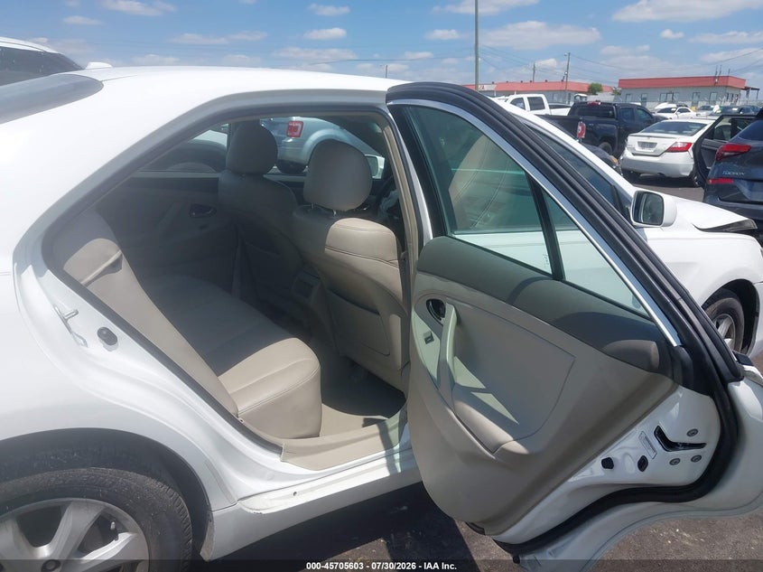 2011 TOYOTA CAMRY auction photo 8