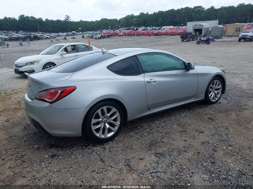 2013 HYUNDAI GENESIS auction photo 4
