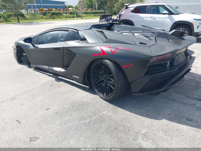 LAMBORGHINI AVENTADOR S 2018 VIN ZHWUG4ZD5JLA06879