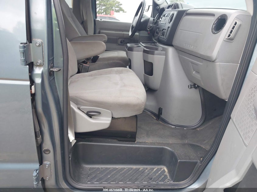 2013 FORD E-350 SUPER DUTY auction photo 5