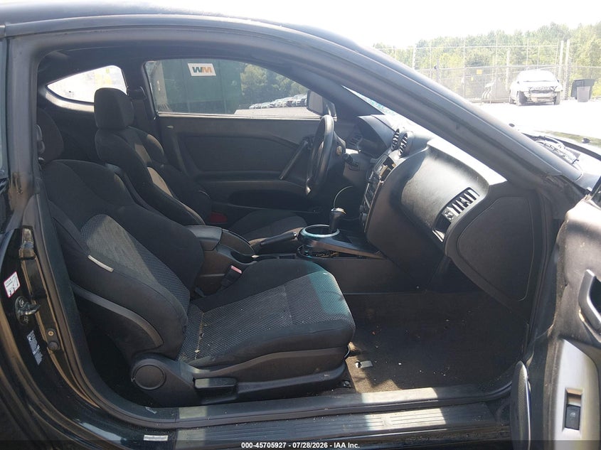 2004 HYUNDAI TIBURON auction photo 5