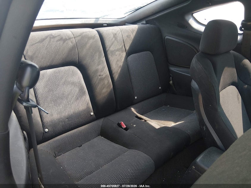 2004 HYUNDAI TIBURON auction photo 8